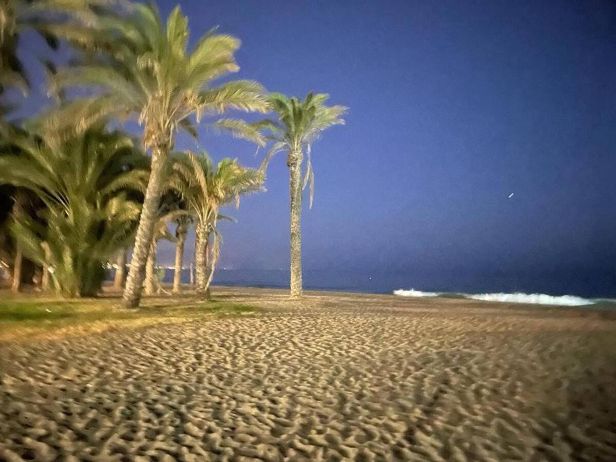 One Step From The Beach 托雷莫利诺斯 外观 照片